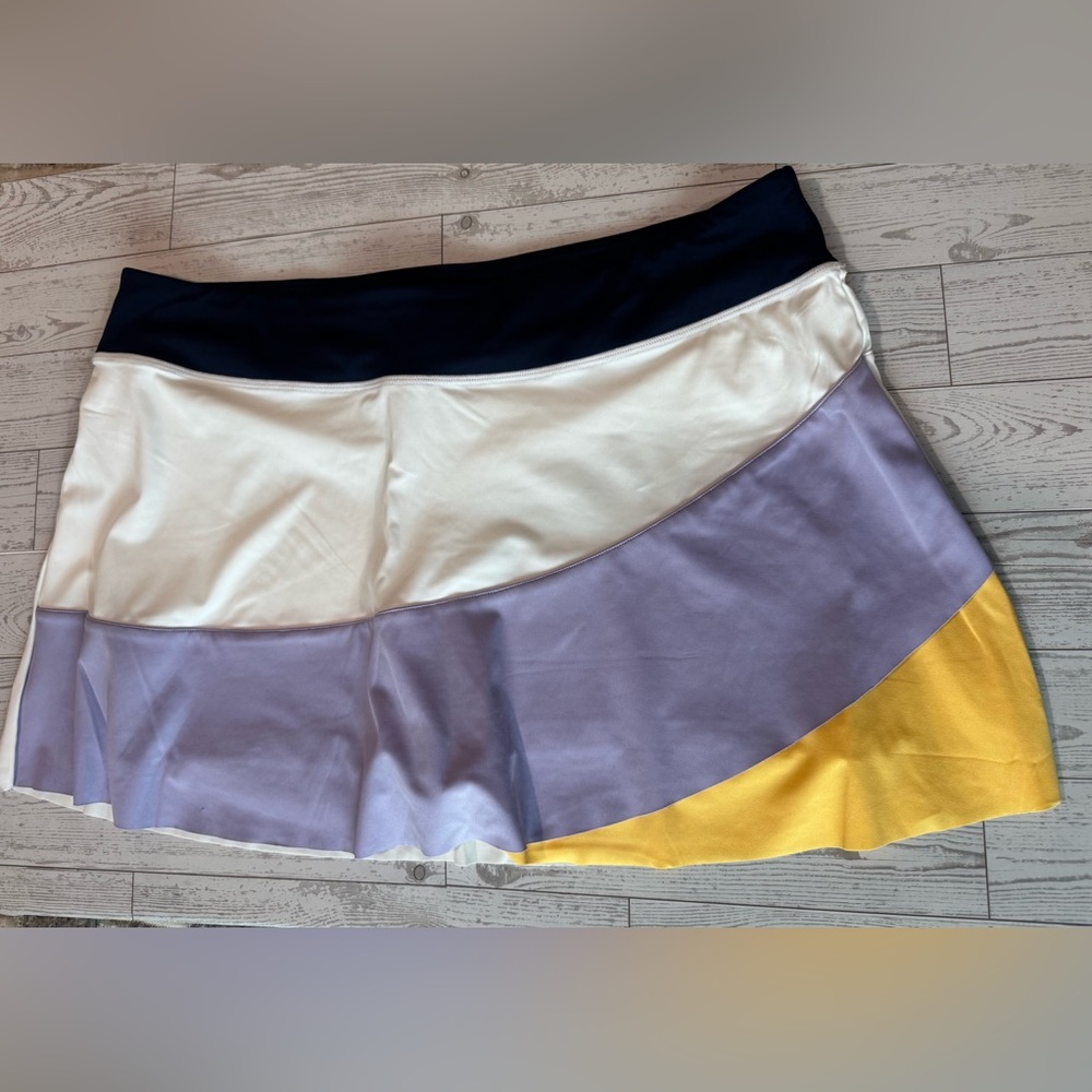 NEW WITHOUT TAGS WOMENS SIZE XL FILA SKORT